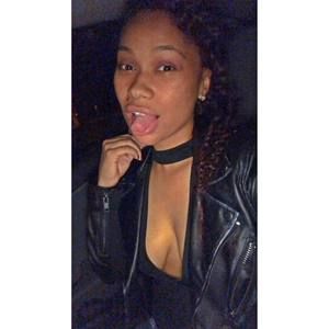 Meet your Posher, Monique